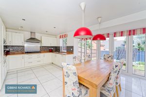 Kitchen/Diner/Family Room- click for photo gallery